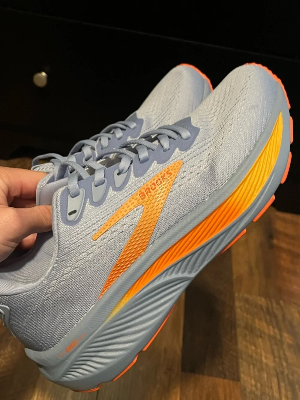 BRAND NEW Women’s Size 8 Brooks Ghost 17 Pale Blue Sneakers with Orange Logo - Picture 12 of 15